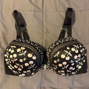 Victoria's Secret Very Sexy Push-up Bra